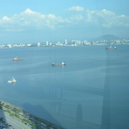 Maritime Suites Duplex Marvelous Sea View George Town Bagian luar foto